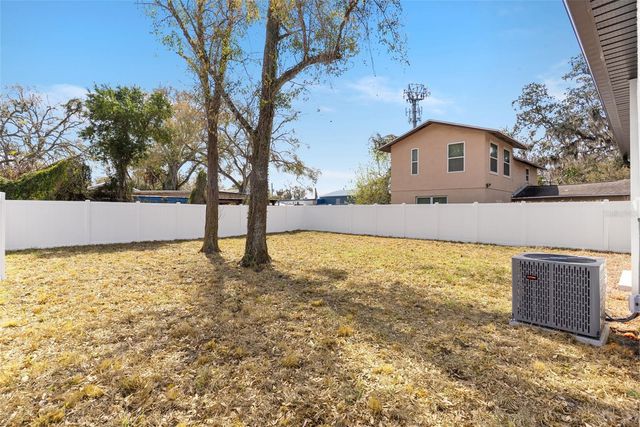 1607 E IDA STREET, Tampa, FL 33610