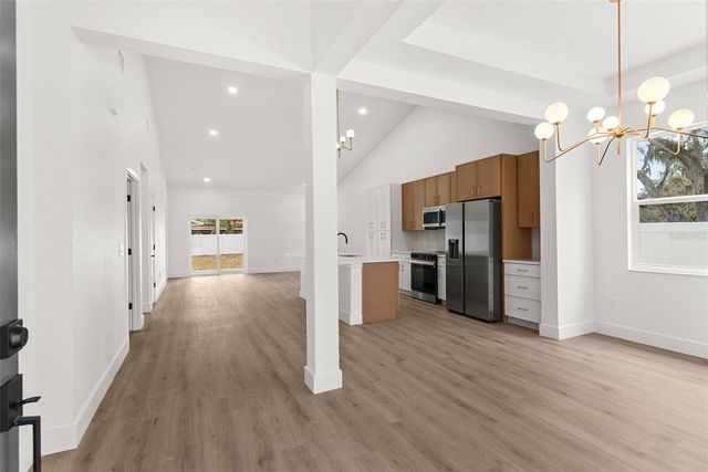 1607 E IDA STREET, Tampa, FL 33610