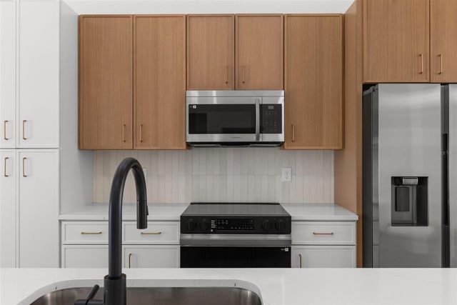 1607 E IDA STREET, Tampa, FL 33610