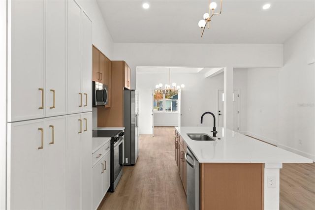 1607 E IDA STREET, Tampa, FL 33610