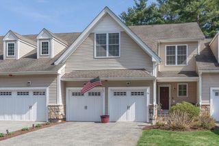 54 Pondside Dr 54, Bolton, MA 01740