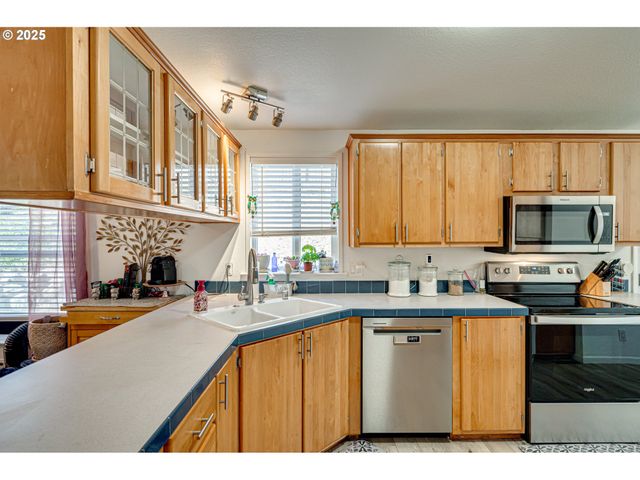 5606 Ne 68TH St, Vancouver, WA 98661