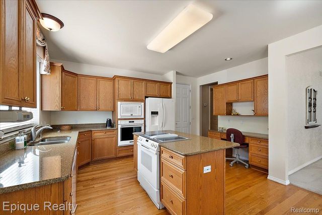 5675 Golf Pointe Drive, Village Of Clarkston, MI 48348