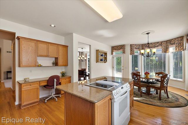 5675 Golf Pointe Drive, Village Of Clarkston, MI 48348