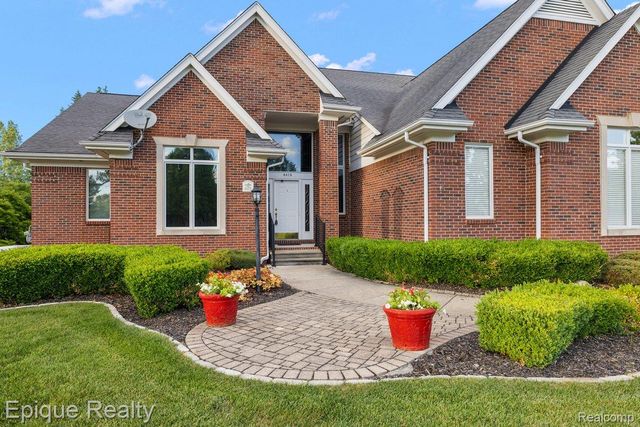 5675 Golf Pointe Drive, Village Of Clarkston, MI 48348