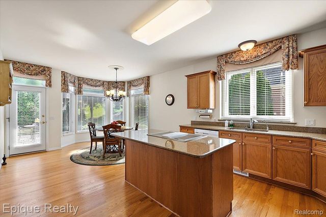 5675 Golf Pointe Drive, Village Of Clarkston, MI 48348