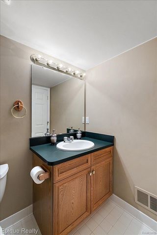 5675 Golf Pointe Drive, Village Of Clarkston, MI 48348