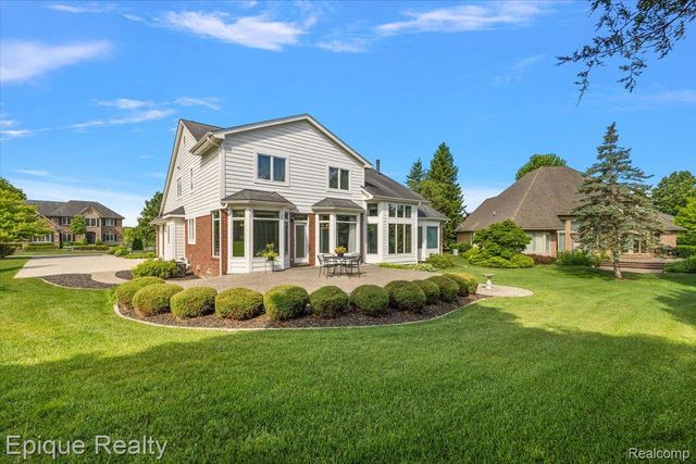 5675 Golf Pointe Drive, Village Of Clarkston, MI 48348