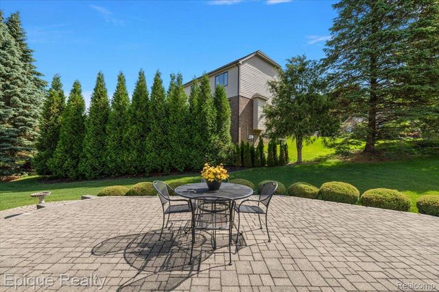 5675 Golf Pointe Drive, Village Of Clarkston, MI 48348
