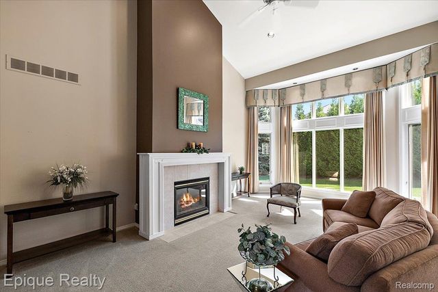 5675 Golf Pointe Drive, Village Of Clarkston, MI 48348