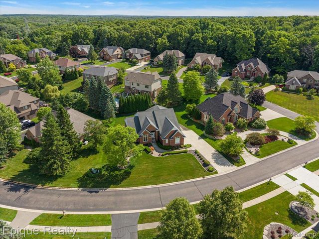 5675 Golf Pointe Drive, Village Of Clarkston, MI 48348