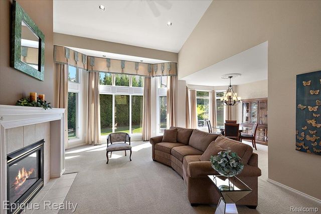 5675 Golf Pointe Drive, Village Of Clarkston, MI 48348