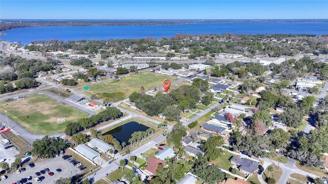 818 N JOANNA AVENUE, Tavares, FL 32778