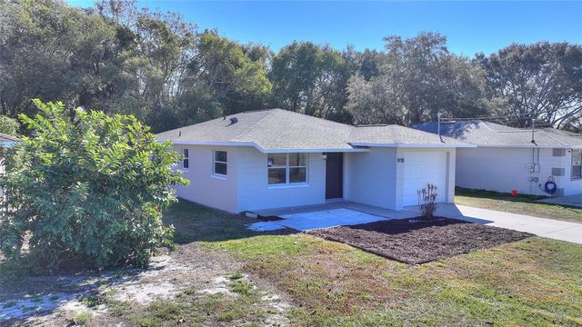 818 N JOANNA AVENUE, Tavares, FL 32778
