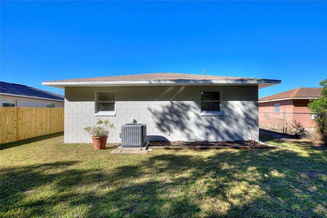 818 N JOANNA AVENUE, Tavares, FL 32778