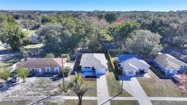 818 N JOANNA AVENUE, Tavares, FL 32778
