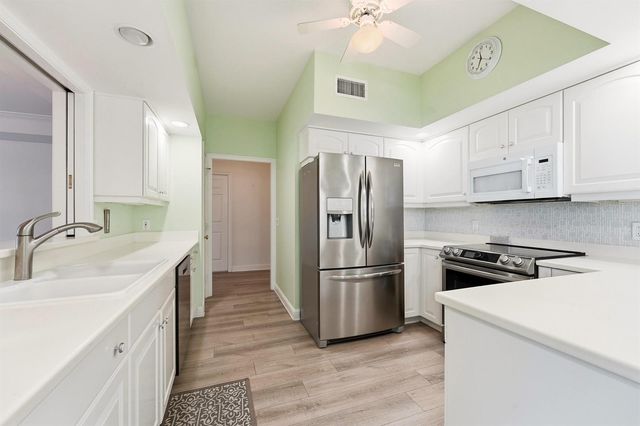 4775 S Harbor Drive 201, Vero Beach, FL 32967