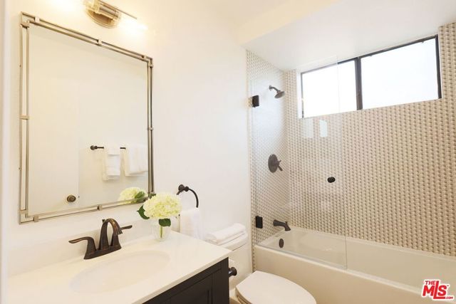 21821 Burbank Boulevard 151, Woodland Hills, CA 91367