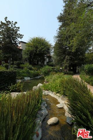 21821 Burbank Boulevard 151, Woodland Hills, CA 91367