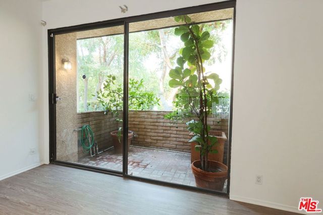 21821 Burbank Boulevard 151, Woodland Hills, CA 91367
