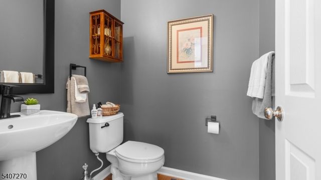 6 Stone Hill Ct, Washington Twp., NJ 07840