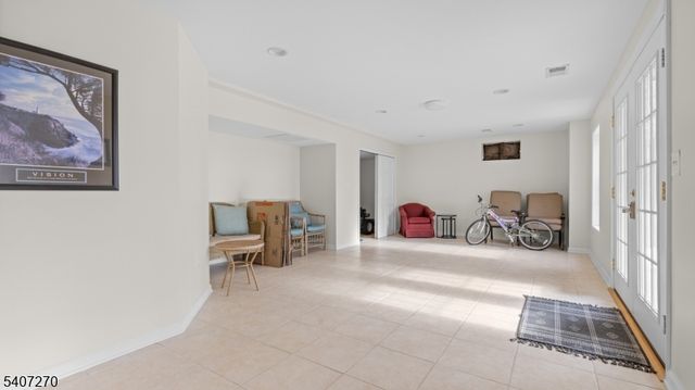 6 Stone Hill Ct, Washington Twp., NJ 07840