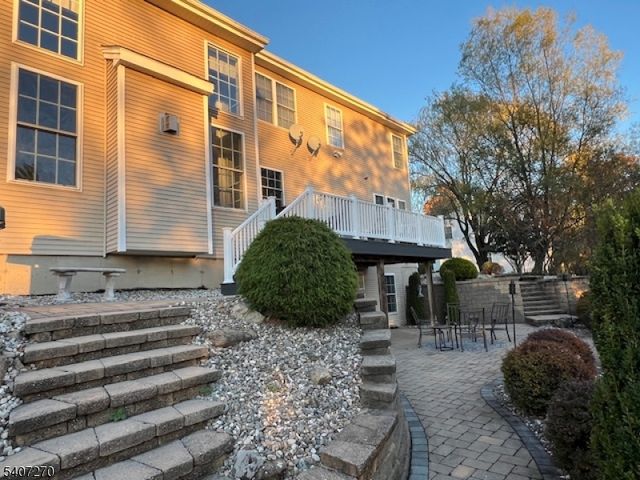 6 Stone Hill Ct, Washington Twp., NJ 07840