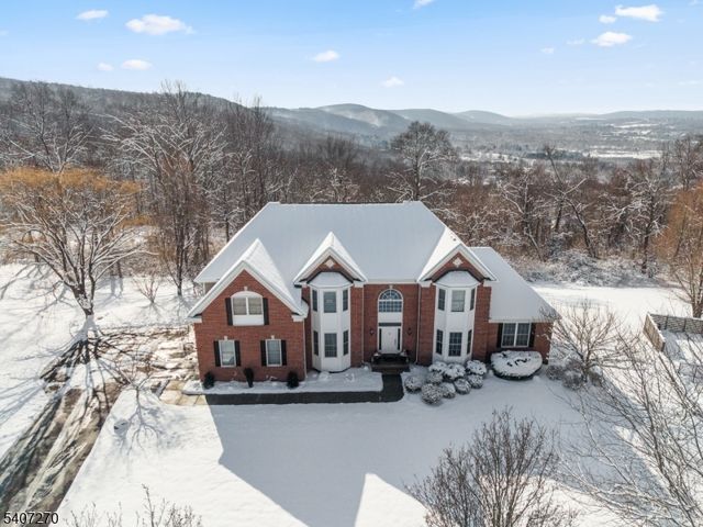 6 Stone Hill Ct, Washington Twp., NJ 07840