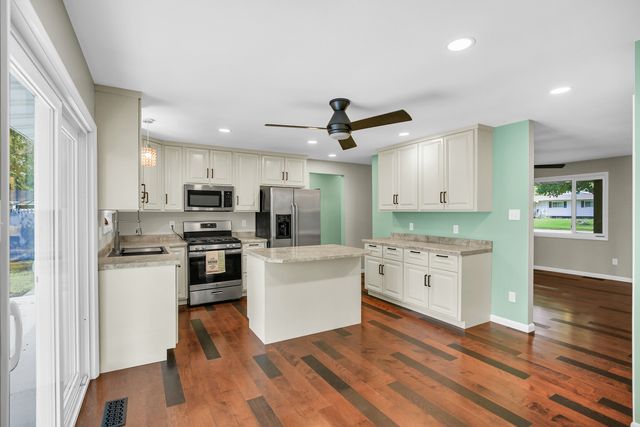 240 W Pine Street, Paxton, IL 60957