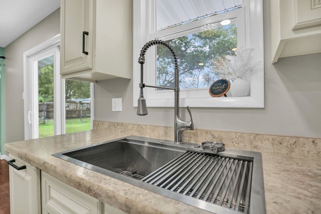 240 W Pine Street, Paxton, IL 60957