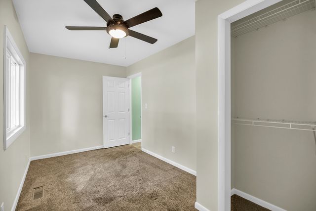 240 W Pine Street, Paxton, IL 60957