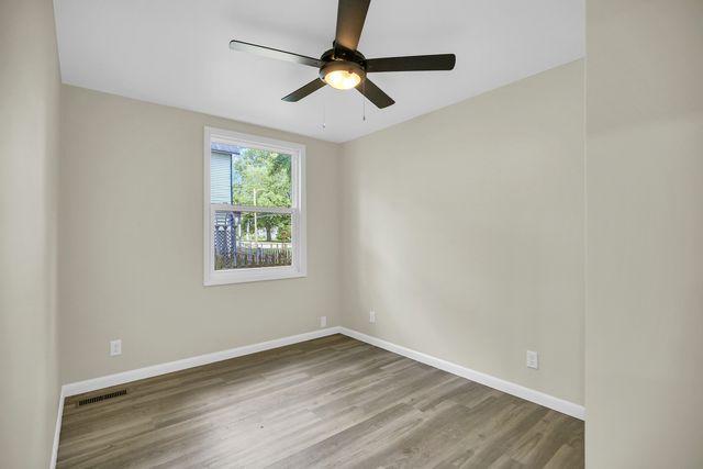 240 W Pine Street, Paxton, IL 60957