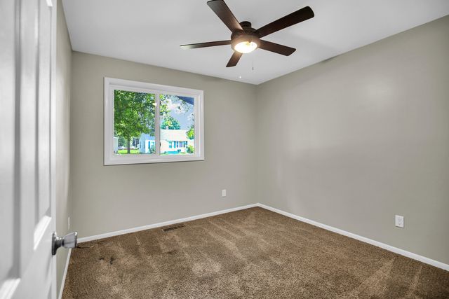 240 W Pine Street, Paxton, IL 60957