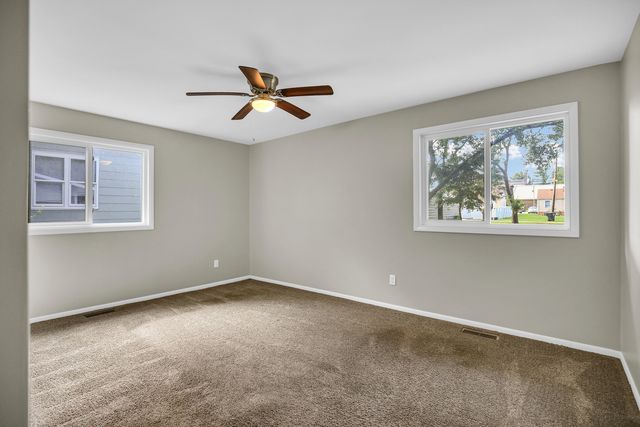 240 W Pine Street, Paxton, IL 60957