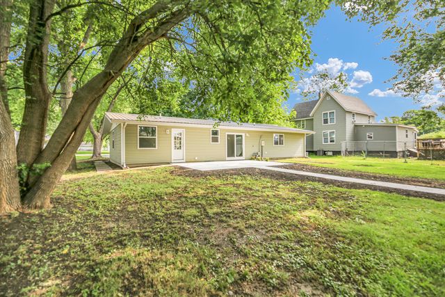 240 W Pine Street, Paxton, IL 60957