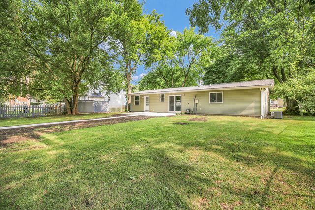 240 W Pine Street, Paxton, IL 60957