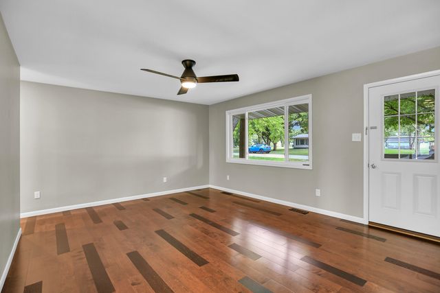 240 W Pine Street, Paxton, IL 60957