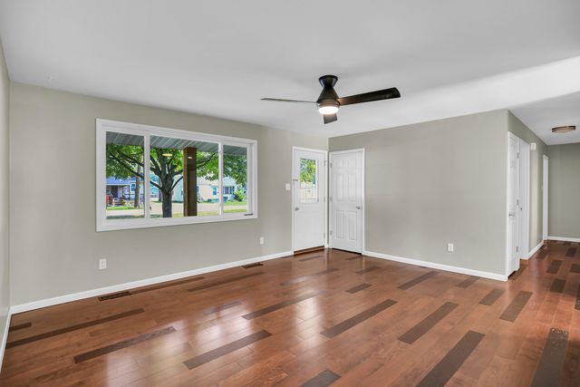 240 W Pine Street, Paxton, IL 60957