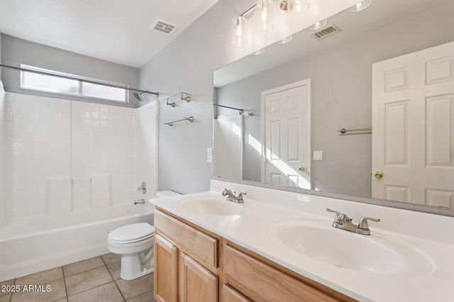 17606 N 17th Place 1125, Phoenix, AZ 85022