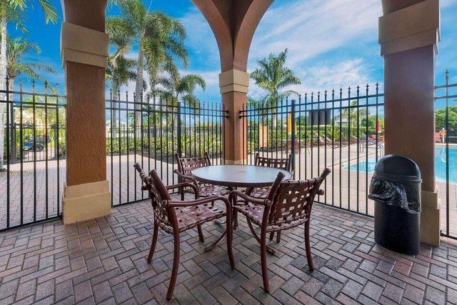 112 Ibisca Terrace, Royal Palm Beach, FL 33411