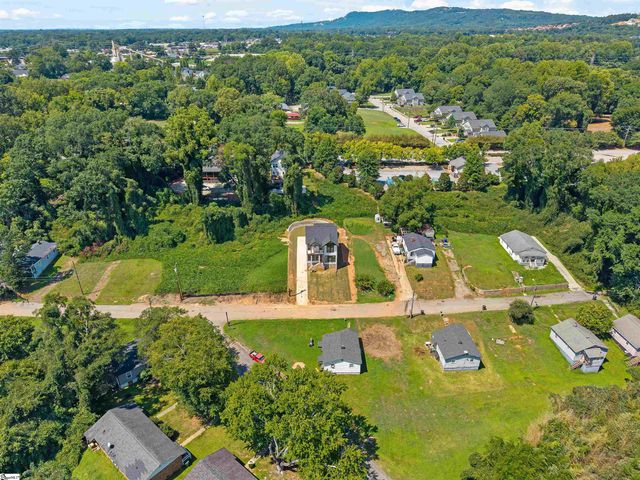 33 Happy Avenue, Greenville, SC 29609