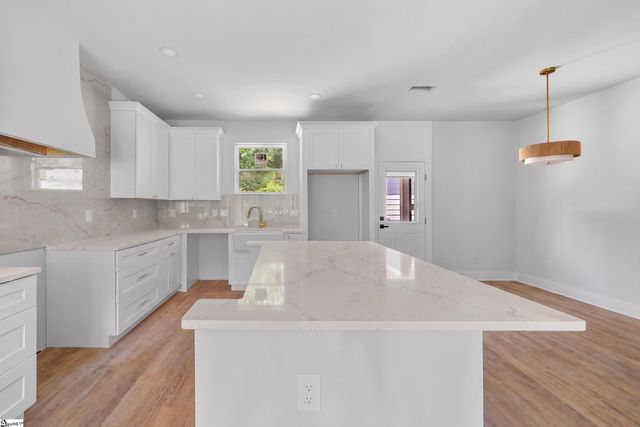 33 Happy Avenue, Greenville, SC 29609