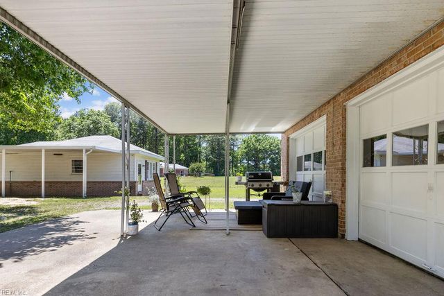 8482 Cut Thru RD, Zuni, VA 23898