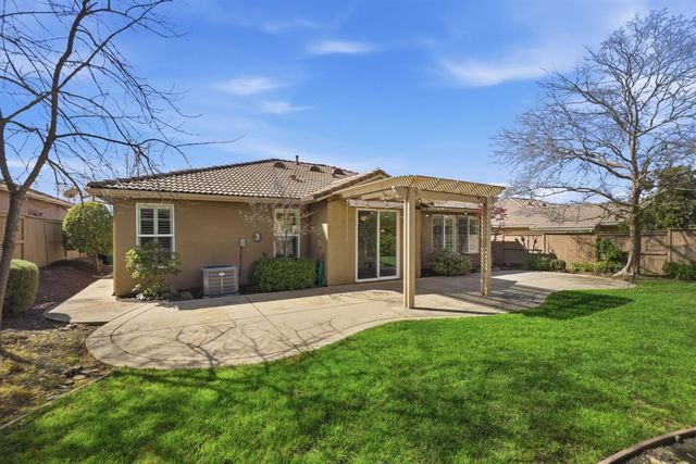 2052 Beckett Dr, El Dorado Hills, CA 95762