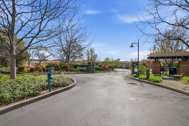 2052 Beckett Dr, El Dorado Hills, CA 95762