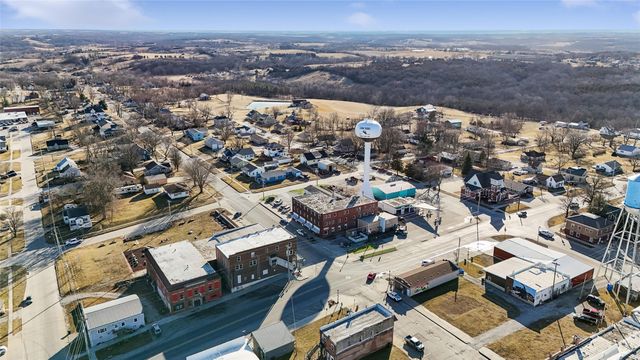 102 S Main Street, Leon, IA 50144