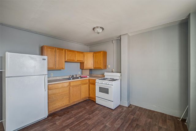 102 S Main Street, Leon, IA 50144