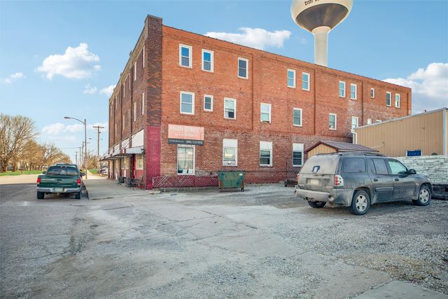 102 S Main Street, Leon, IA 50144