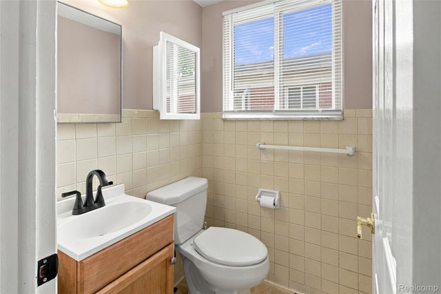 33642 Colfax Drive, Sterling Heights, MI 48310