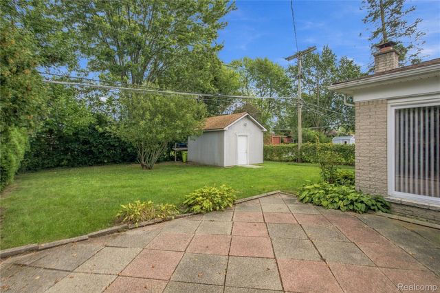 33642 Colfax Drive, Sterling Heights, MI 48310